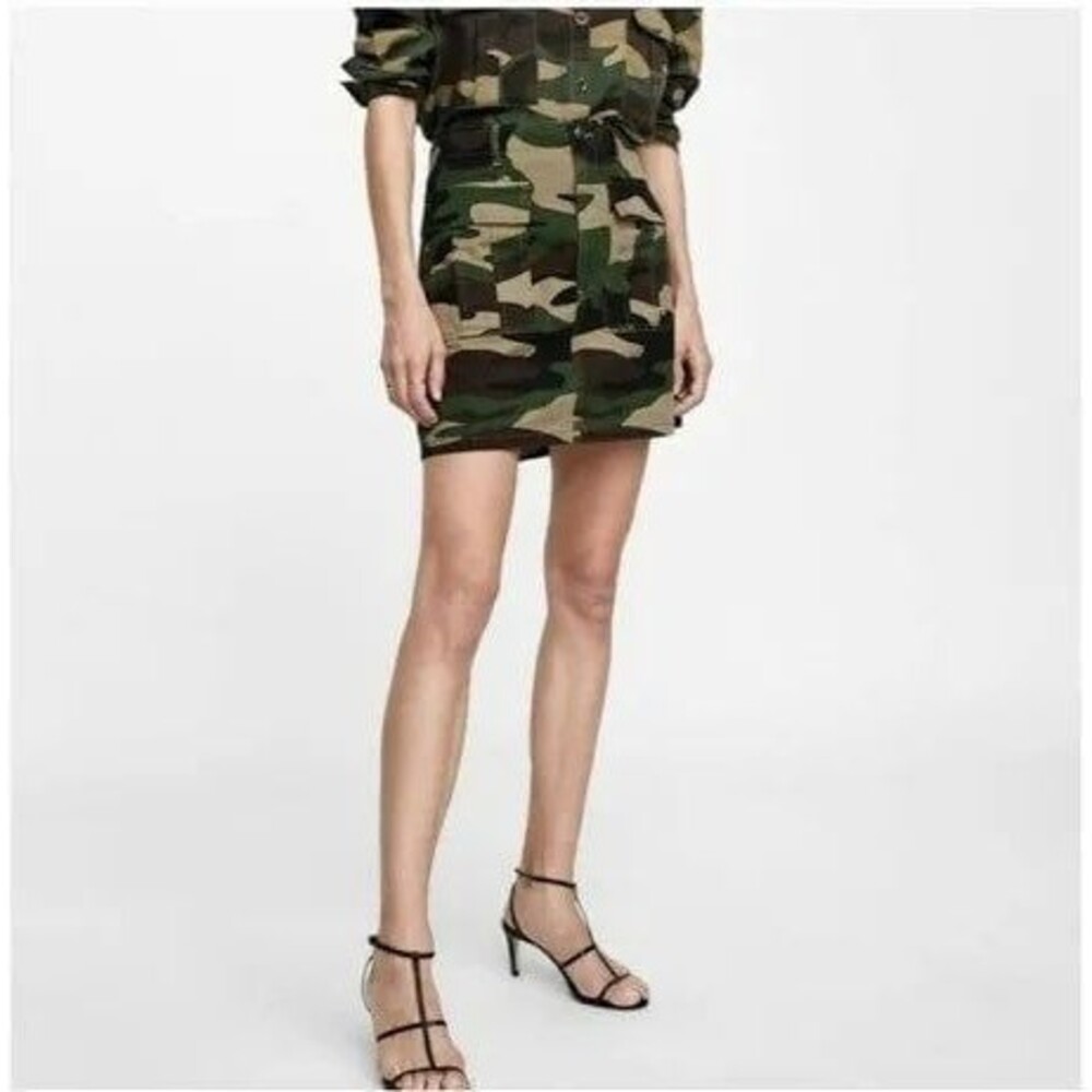 Zara camo mini skirt